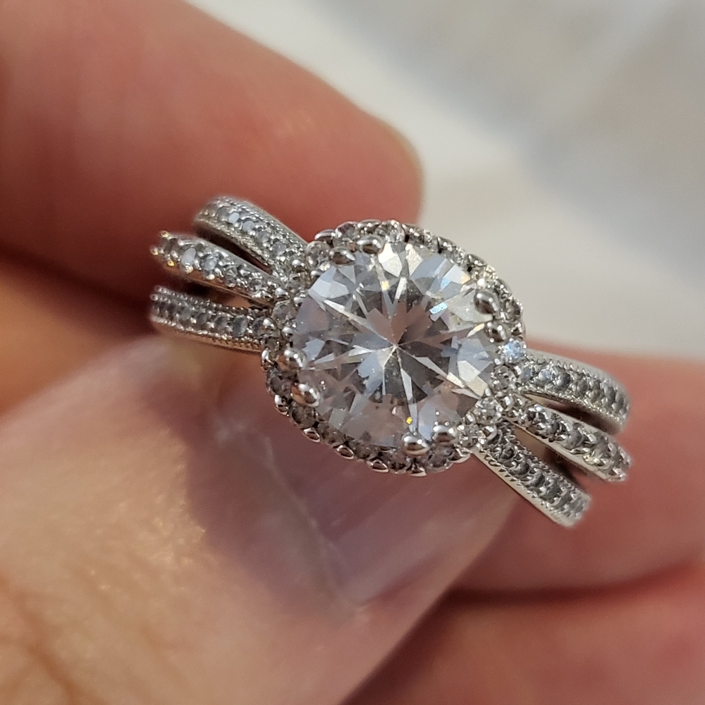 Silver ring - Picture 2 of 5